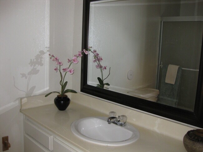 Building Photo - 18530 Hatteras St