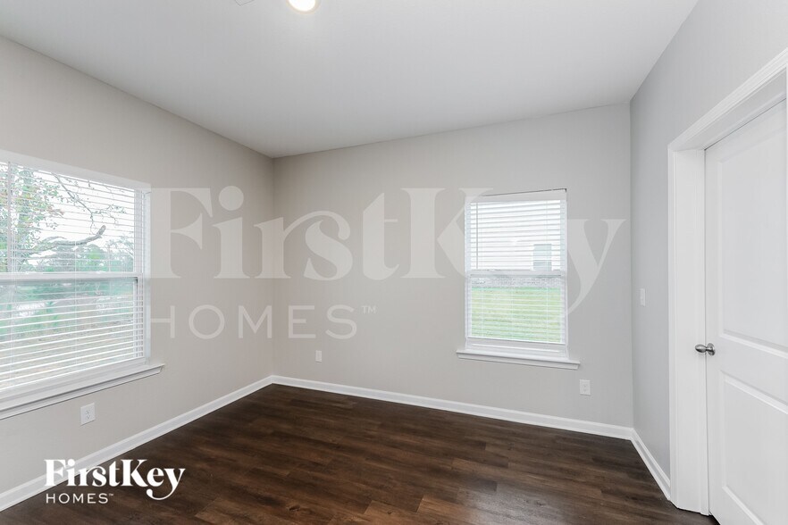 Building Photo - 124 Innis Brk Cir SW