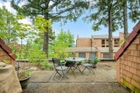Building Photo - Lovely 2 Bedroom/1.5 Bath Mt Park Condo w/ Garage