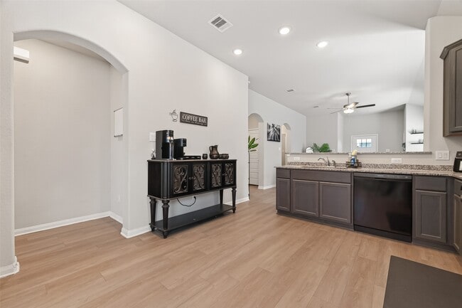 Building Photo - 8014 Barret Travis Ct