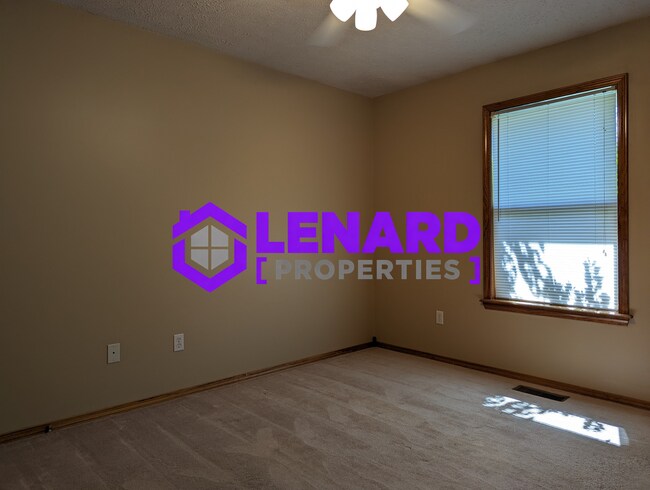 Building Photo - Spacious 3 Bedroom Home!
