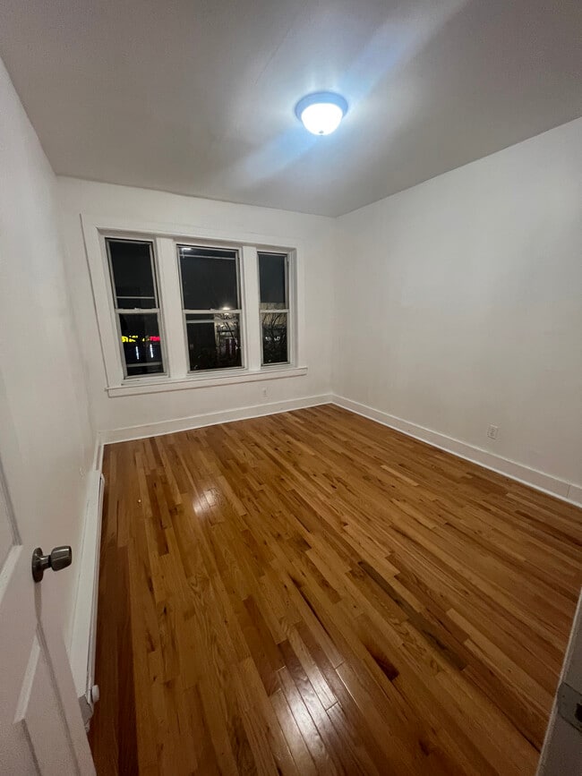 Primary Photo - 1006 Bergen St