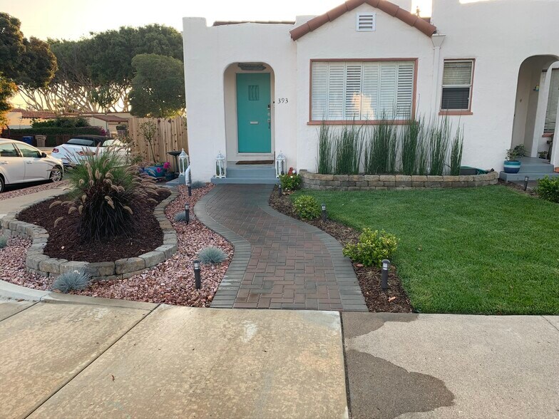 Primary Photo - 393 Coronado St