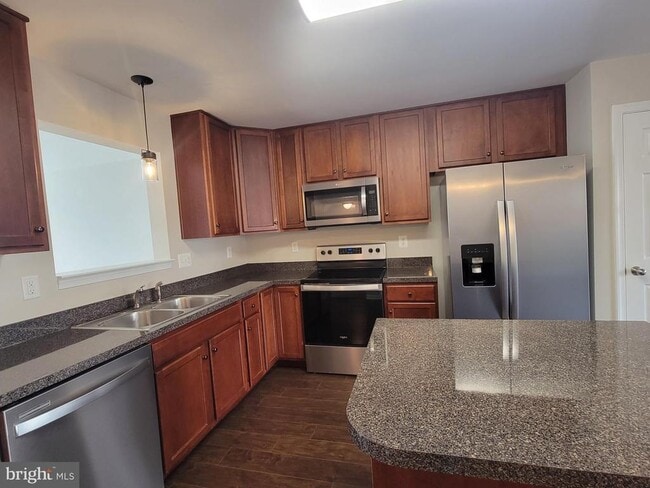 Primary Photo - 216 Monticello Square