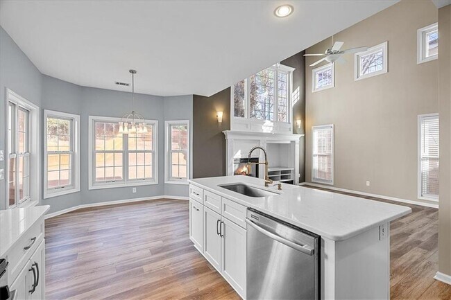 Building Photo - 1100 Olde Roswell Grove