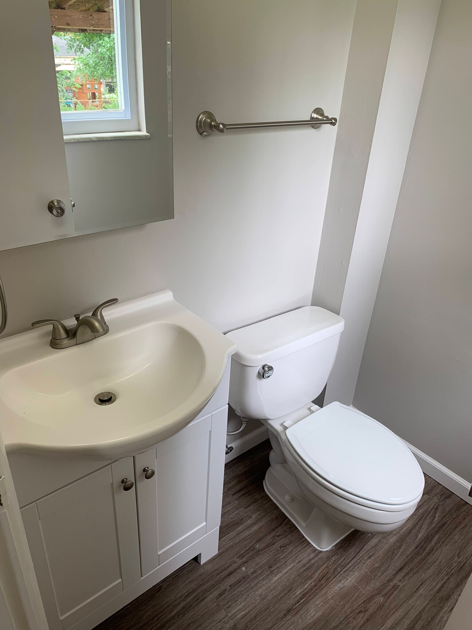 Primary 1/2 bath - 11934 Holly Brook Dr