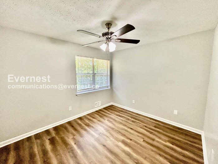 Building Photo - 5049 Donnell Way