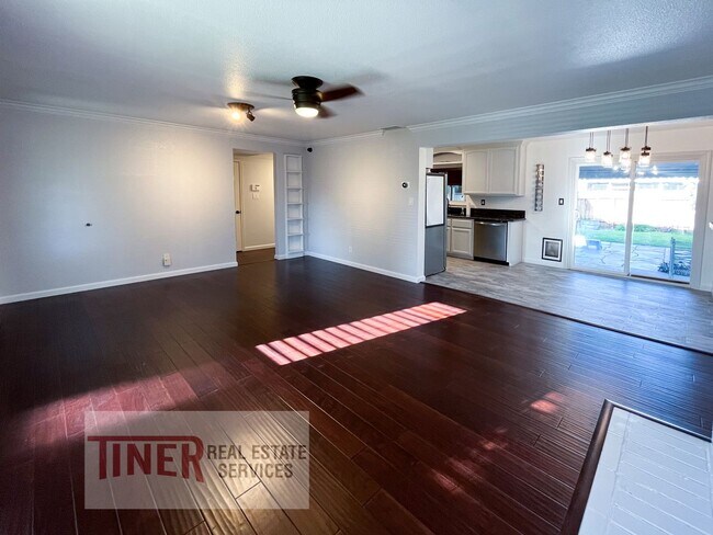 Building Photo - Beautiful Colonial Village Home
