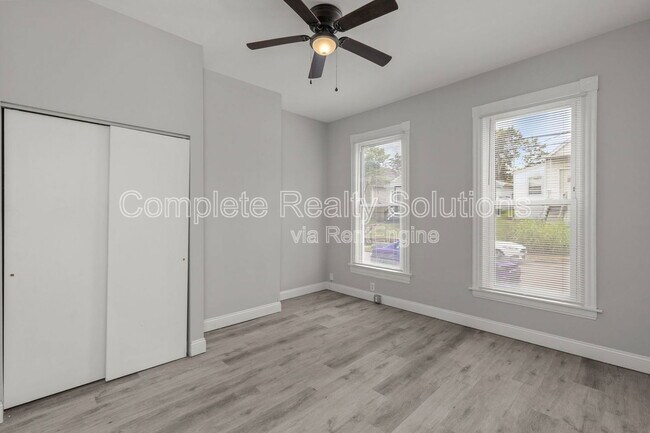Building Photo - 4035 Schiller Pl
