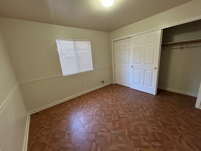 Building Photo - 3 Bedroom Home for Rent in Anderson CA | Large Family Room, 2 Car Garage, Pet Friendly
