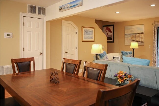 Building Photo - 1000 Sea Island Rd