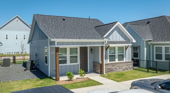 Primary Photo - 10503 Peek Rd