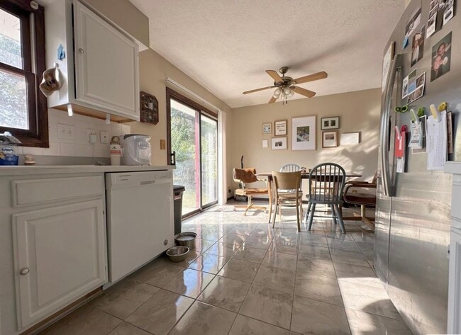 Building Photo - 4131 Paxton Cir