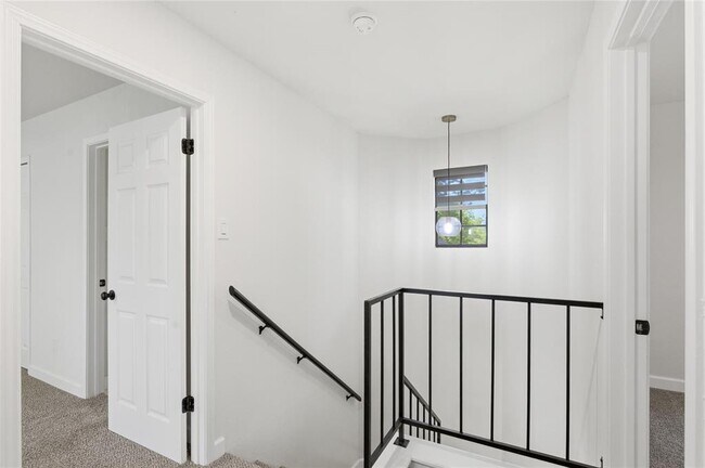 Building Photo - 2326 Dowd Ln