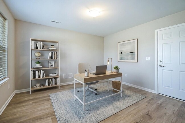 Building Photo - 2150 Park Dr