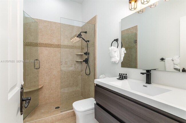 Building Photo - 1309 Middle River Dr