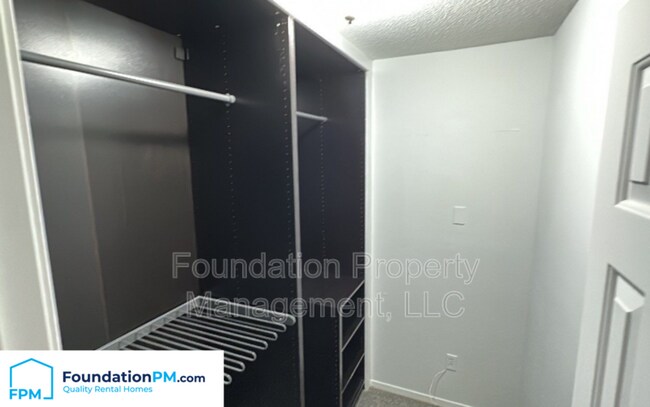 Building Photo - 7586 Iris Dr