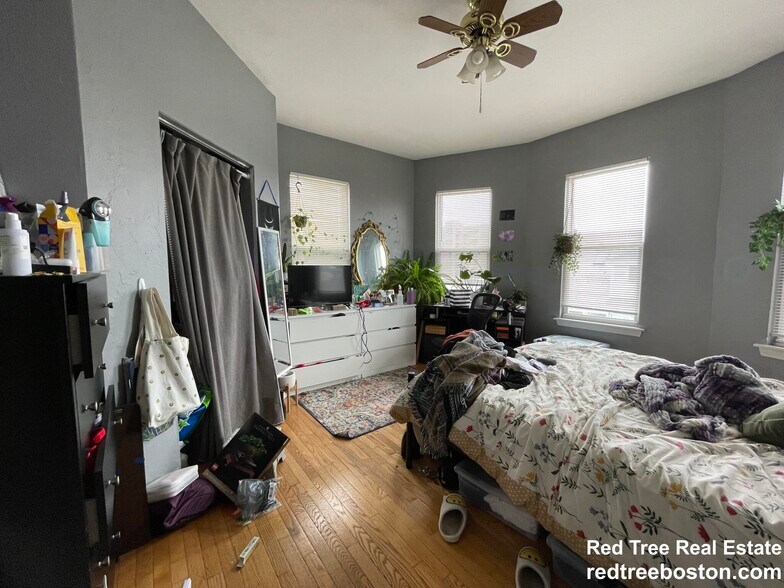 Unit 3 - 6 Eldora St