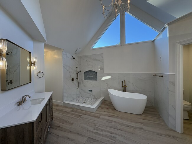 Building Photo - 1250 Abercorn Trce