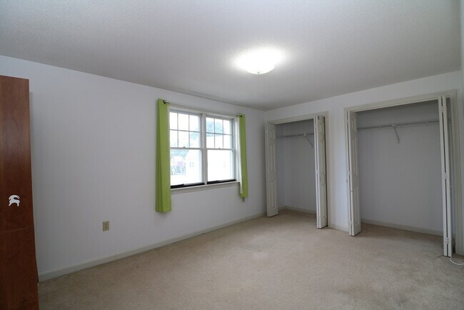 Building Photo - 26 Webb Pl