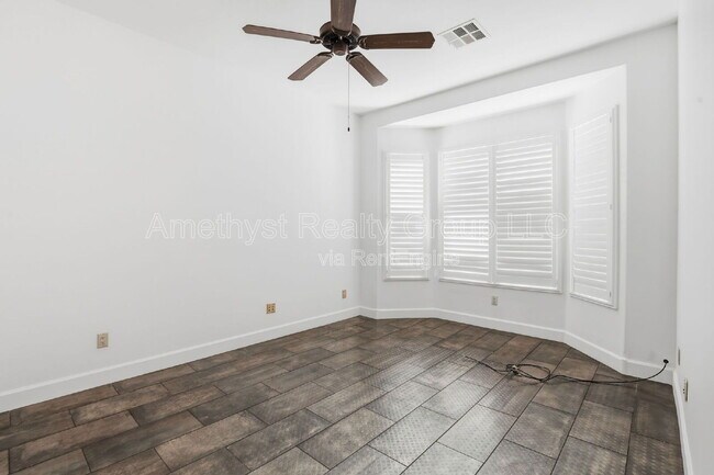 Building Photo - 14000 N 94th St