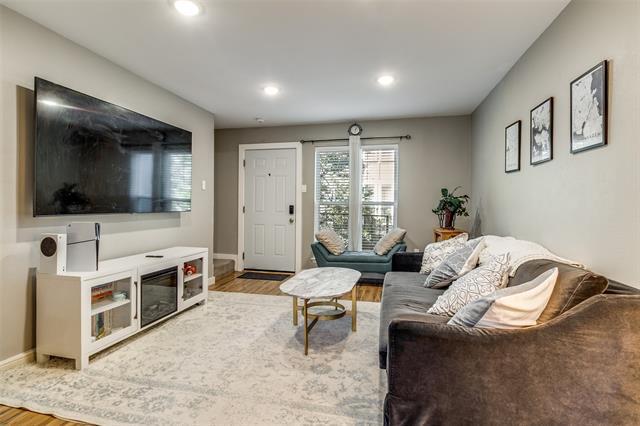 Primary Photo - 4020 Holland Ave