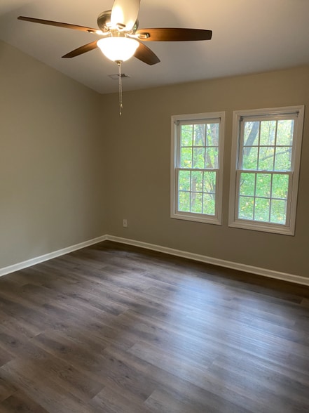Building Photo - 12404 Village Pines Ln