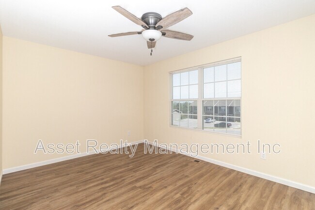 Building Photo - 913 Warrior Hill Dr