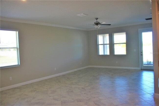 Building Photo - 9077 Shadyside Ln