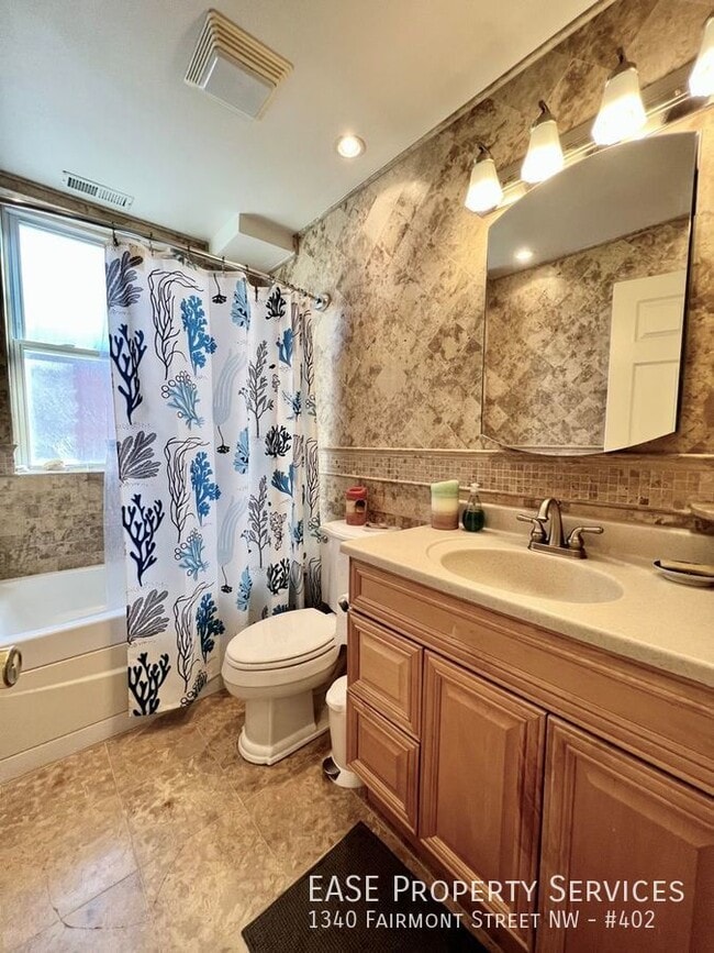 Building Photo - 1340 Fairmont St NW