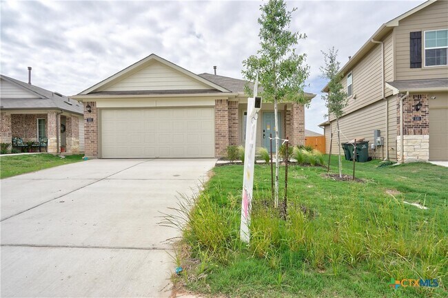 Primary Photo - 121 Roanwood Dr