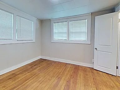 Building Photo - 124 N Yorktown Ave