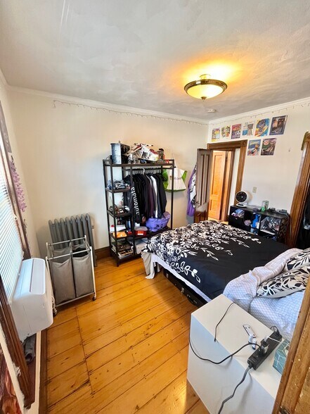 Building Photo - 48 Putnam St