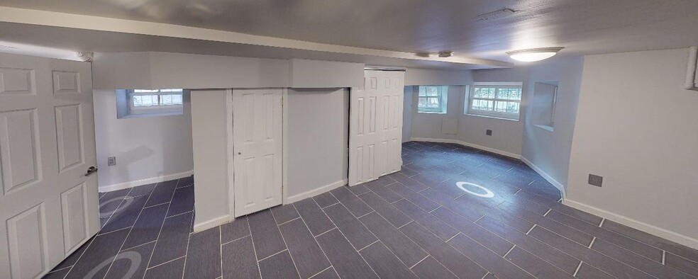 Building Photo - 1413 Q St NW