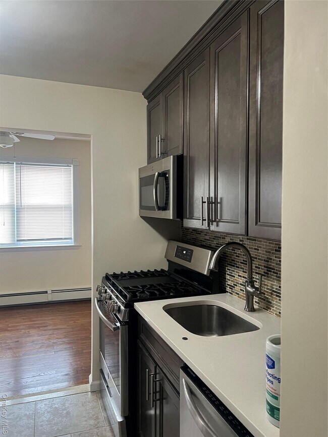 Building Photo - 239 N Middletown Rd