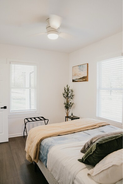 Building Photo - 1917 Faucette Ave