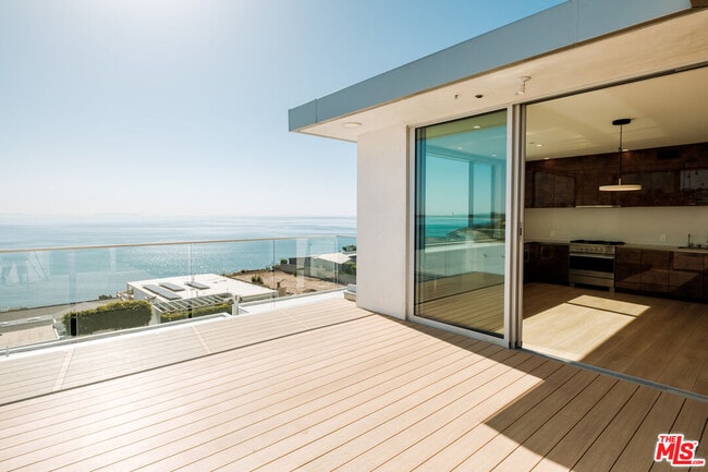 Building Photo - 18225 Coastline Dr