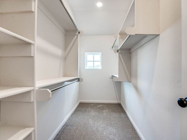 Building Photo - Luxury, Zero Maintenance Living Townhome