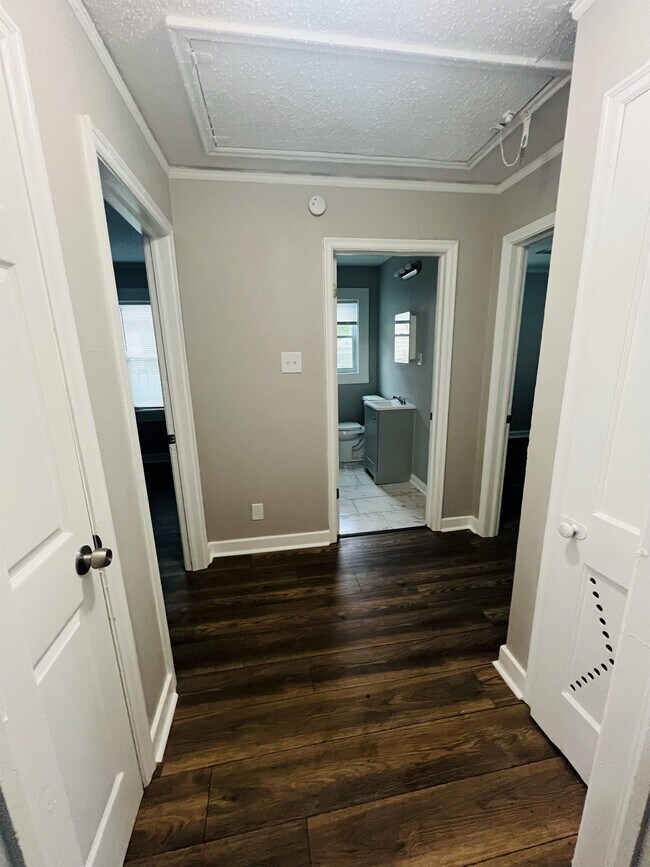 Building Photo - 2145 Pendleton St