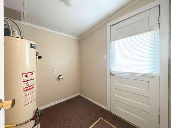 Building Photo - 514 Eshelman St