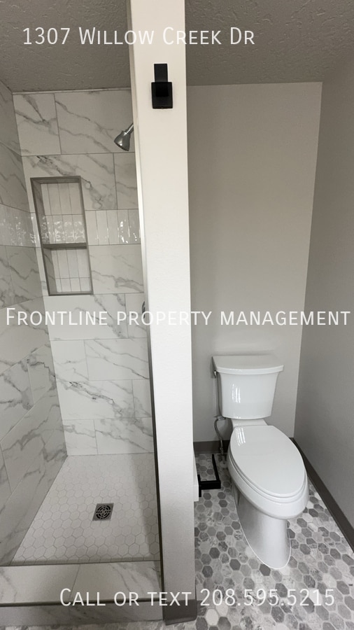 Building Photo - 1307 Willow Creek Dr