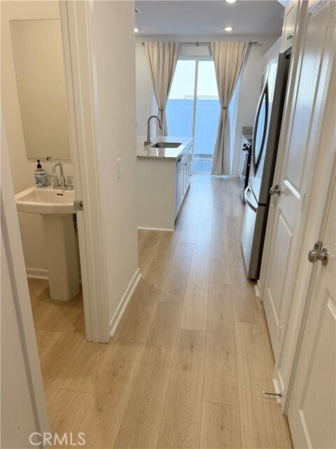 Building Photo - 32741 Manhattan Ave