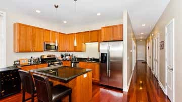 Building Photo - 1449 N Wicker Park Ave