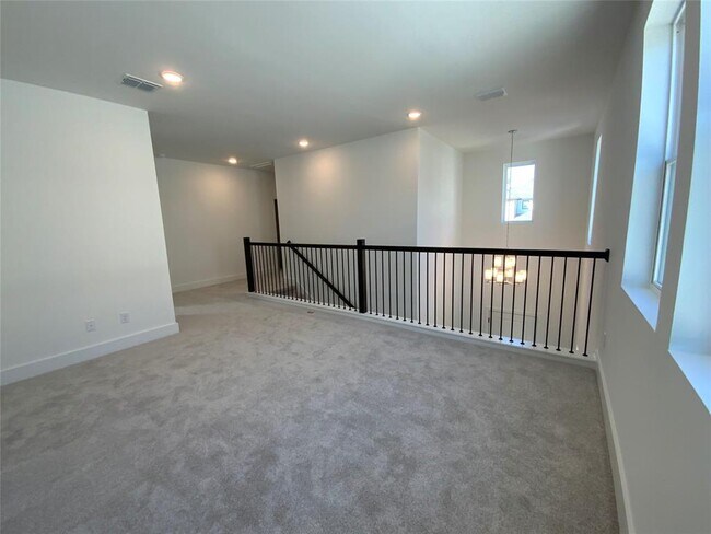 Building Photo - 537 Bauer Lp