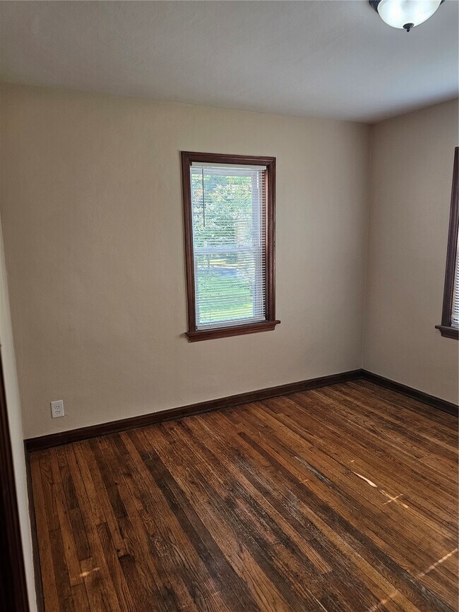Building Photo - 1636 Quendo Ave