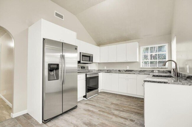 Building Photo - 315 N K St