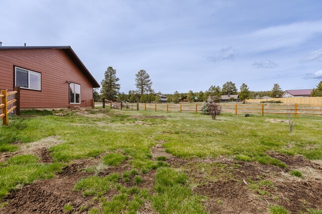 Building Photo - 55 Navajo St