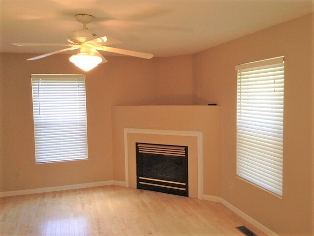 Building Photo - 982 Vixen Dr