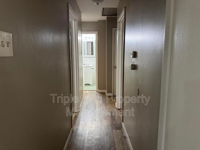Building Photo - 11930 N Ranch Dr