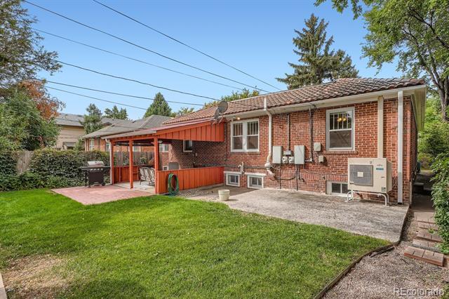 Building Photo - 430 S Corona St